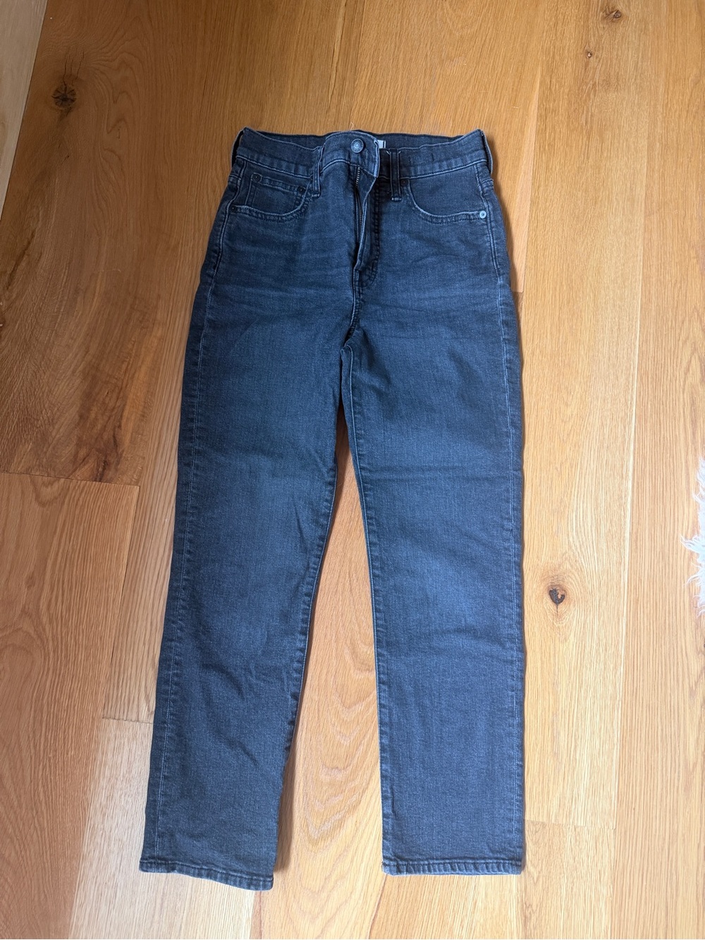 Classic Women’s Madewell Black Jeans - Slim Straight Fit (Cropped)